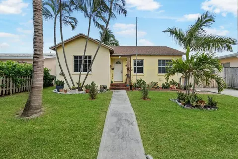 315 Princeton Dr, Lake Worth Beach, FL 33460