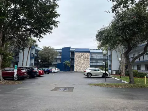 3220 Holiday Springs Blvd #1-210, Margate, FL 33063