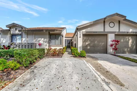 8229 Springview Ter, Boca Raton, FL 33496