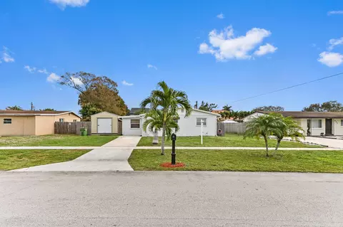 436 Gulfstream Rd, Palm Springs, FL 33461