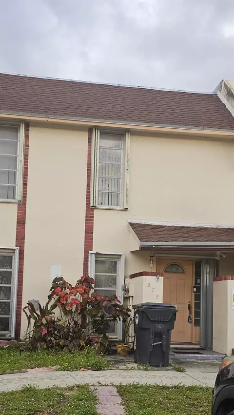 1375 Seaview Dr, North Lauderdale, FL 33068
