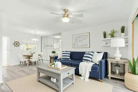 7185 Golf Colony Ct #206, Lake Worth, FL 33467