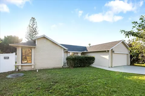 482 NE Midvale St, Port Saint Lucie, FL 34983