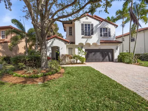 1812 Flower Dr, Palm Beach Gardens, FL 33410