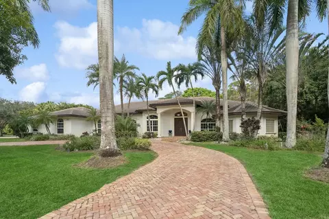 7555 NW 51st Pl, Coral Springs, FL 33067