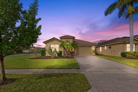 799 Bent Creek Dr, Fort Pierce, FL 34947