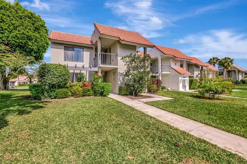 5659 Fairway Park Dr #101, Boynton Beach, FL 33437