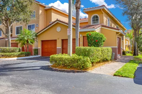 400 Scotia Dr #106, Hypoluxo, FL 33462