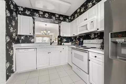 6112 Huntwick #307, Delray Beach, FL 33484