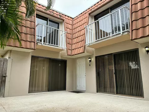 579 Green Springs Pl, West Palm Beach, FL 33409