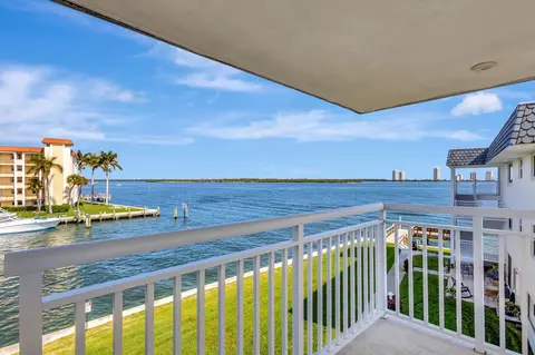 111 Shore Ct #314, North Palm Beach, FL 33408