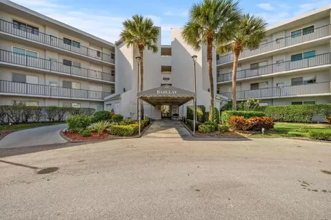 3425 Via Poinciana #204, Lake Worth, FL 33467