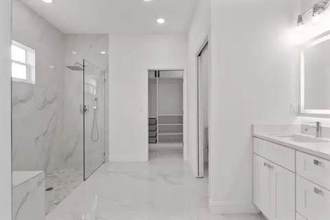 8056 102nd Ct, Vero Beach, FL 32967