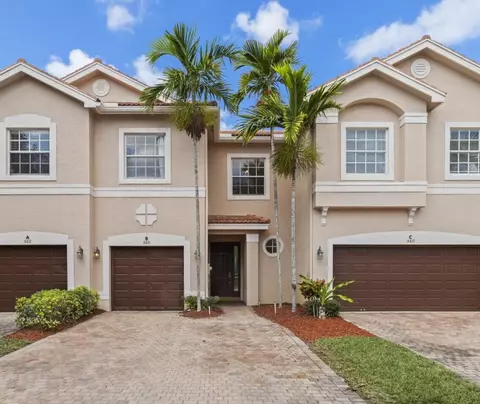 560 Silk Carnation Way #B, Royal Palm Beach, FL 33411