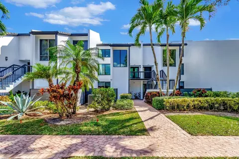 3607 Bridgewood Dr, Boca Raton, FL 33434