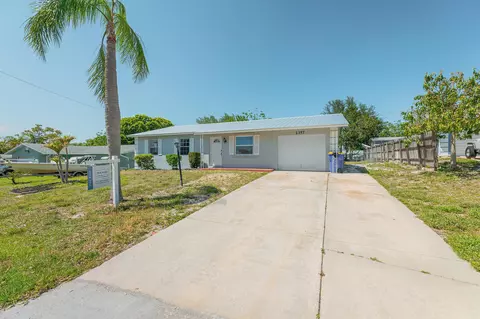 2357 NE 16th Ct, Jensen Beach, FL 34957