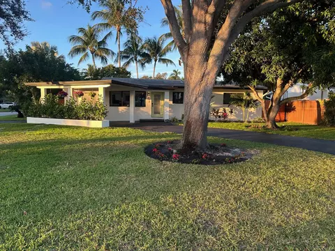 317 NE 28th St, Wilton Manors, FL 33334