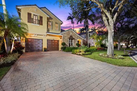701 Bocce Ct, Palm Beach Gardens, FL 33410