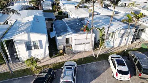 9 Ruthmary Ave #G, Briny Breezes, FL 33435