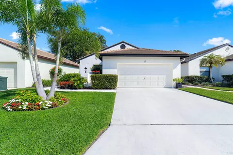 69 Ironwood Way, Palm Beach Gardens, FL 33418