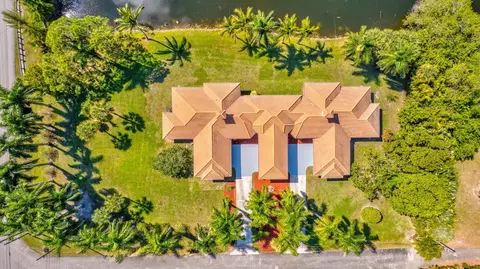 985 Whippoorwill S, West Palm Beach, FL 33411