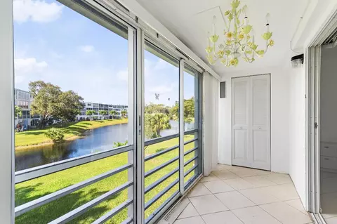 97 Oakridge H #97, Deerfield Beach, FL 33442