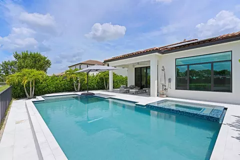8867 Grand Prix Ln, Boynton Beach, FL 33472