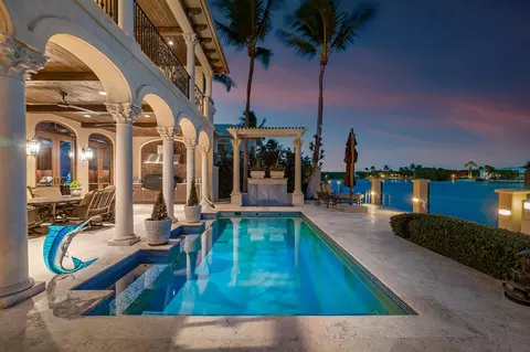650 Golden Harbour Dr, Boca Raton, FL 33432