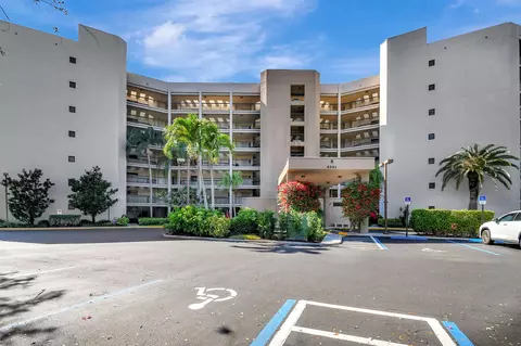 5301 Fountains Dr S #404, Lake Worth, FL 33467