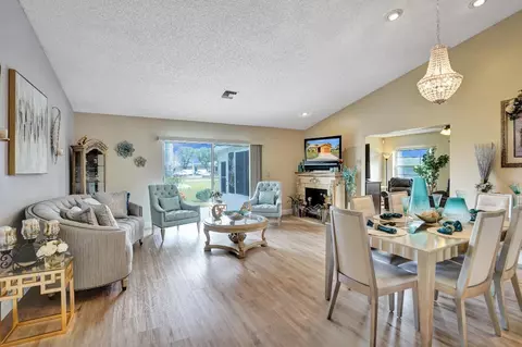3570 Amalfi Dr, West Palm Beach, FL 33417