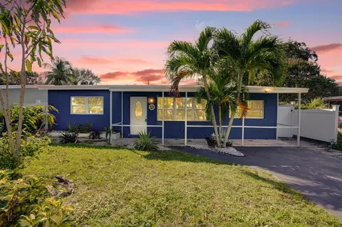 706 W Bloxham St, Lantana, FL 33462
