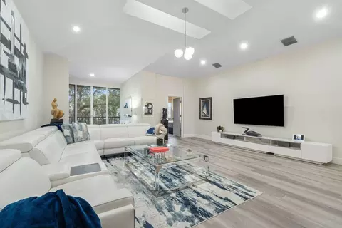 5083 Lake Catalina Dr #B, Boca Raton, FL 33496