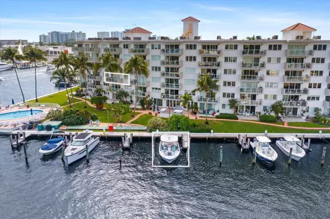 140 NE 28th Ave #303, Pompano Beach, FL 33062