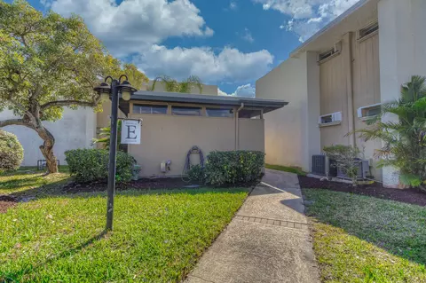 1510 NE 12th Ter #E-2, Jensen Beach, FL 34957