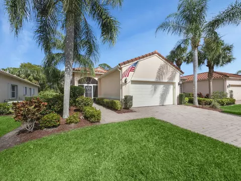 392 NW Granville St, Port Saint Lucie, FL 34986