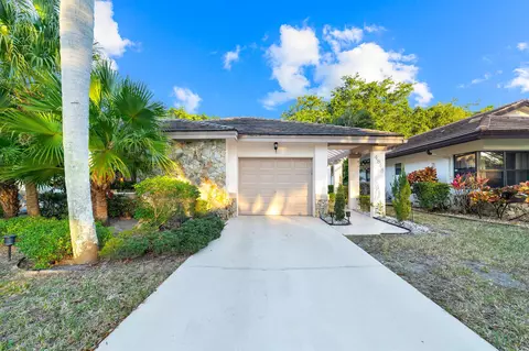 4848 Boxwood Cir, Boynton Beach, FL 33436