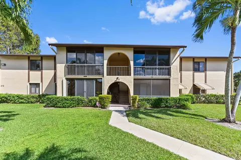 212 Pine Hov #A-1, Greenacres, FL 33463