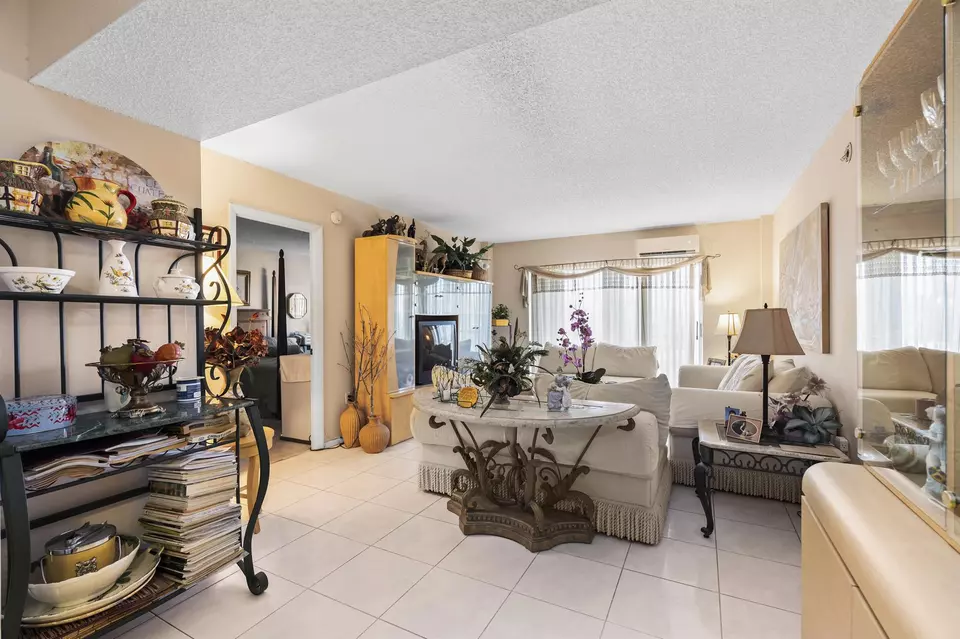 Living - 4174 Inverrary Dr #413, Lauderhill, FL 33319 photo 4 of 4