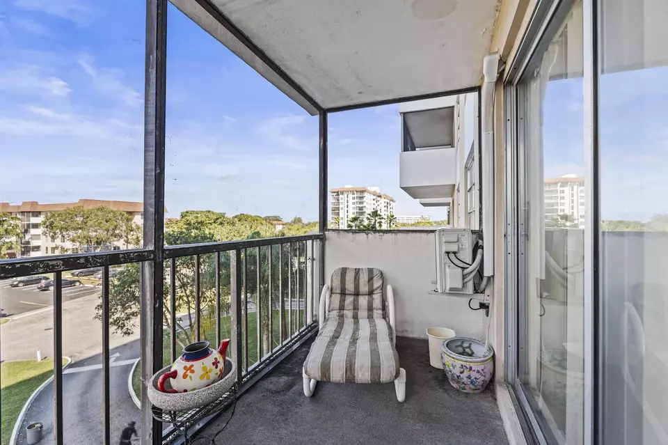 Exterior - 4174 Inverrary Dr #413, Lauderhill, FL 33319 photo 2 of 2