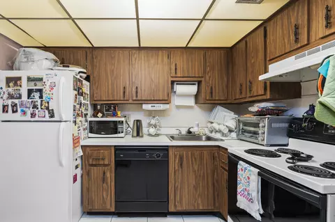 Kitchen - 4174 Inverrary Dr #413, Lauderhill, FL 33319 photo 1 of 2