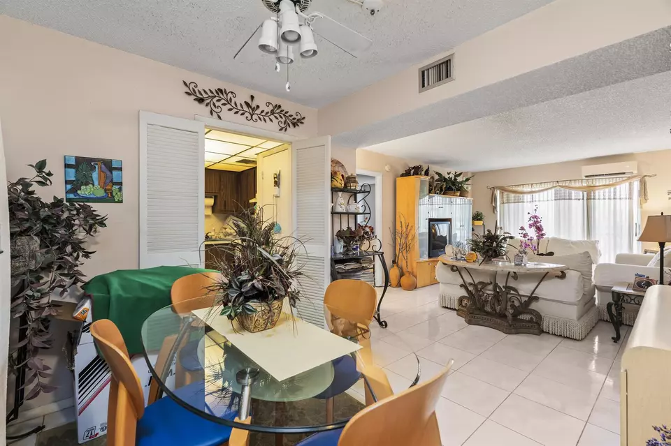 Dining - 4174 Inverrary Dr #413, Lauderhill, FL 33319 photo 3 of 3