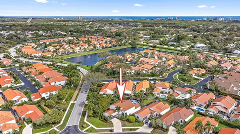 2500 La Cristal Cir, Palm Beach Gardens, FL 33410