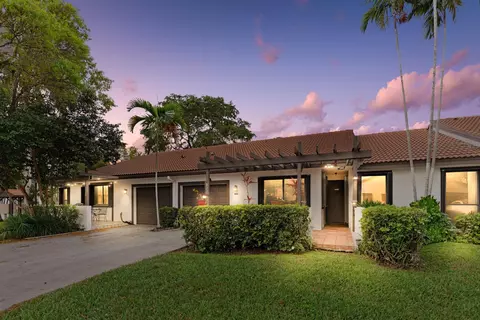 7227 Solandra Ln, Tamarac, FL 33321