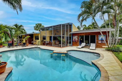 610 Hillcrest Rd, Boynton Beach, FL 33435