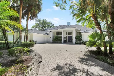 18043 SE Old Trail Dr W, Jupiter, FL 33478