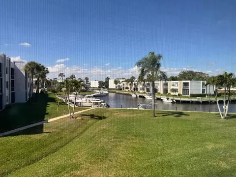 1950 SW Palm City #4-203, Stuart, FL 34994