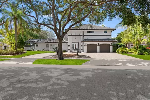 10811 Santa Rosa Dr, Boca Raton, FL 33498