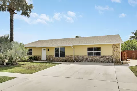 222 Las Palmas, Royal Palm Beach, FL 33411