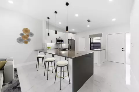 6092 Kings Gate Cir, Delray Beach, FL 33484