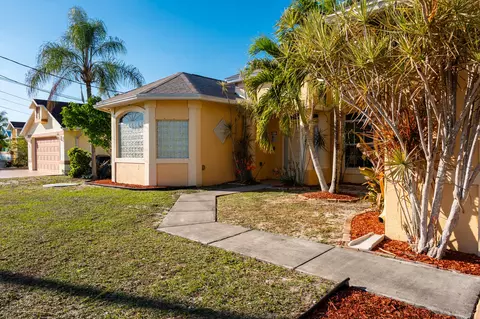 691 SW Estate Ave, Port Saint Lucie, FL 34953